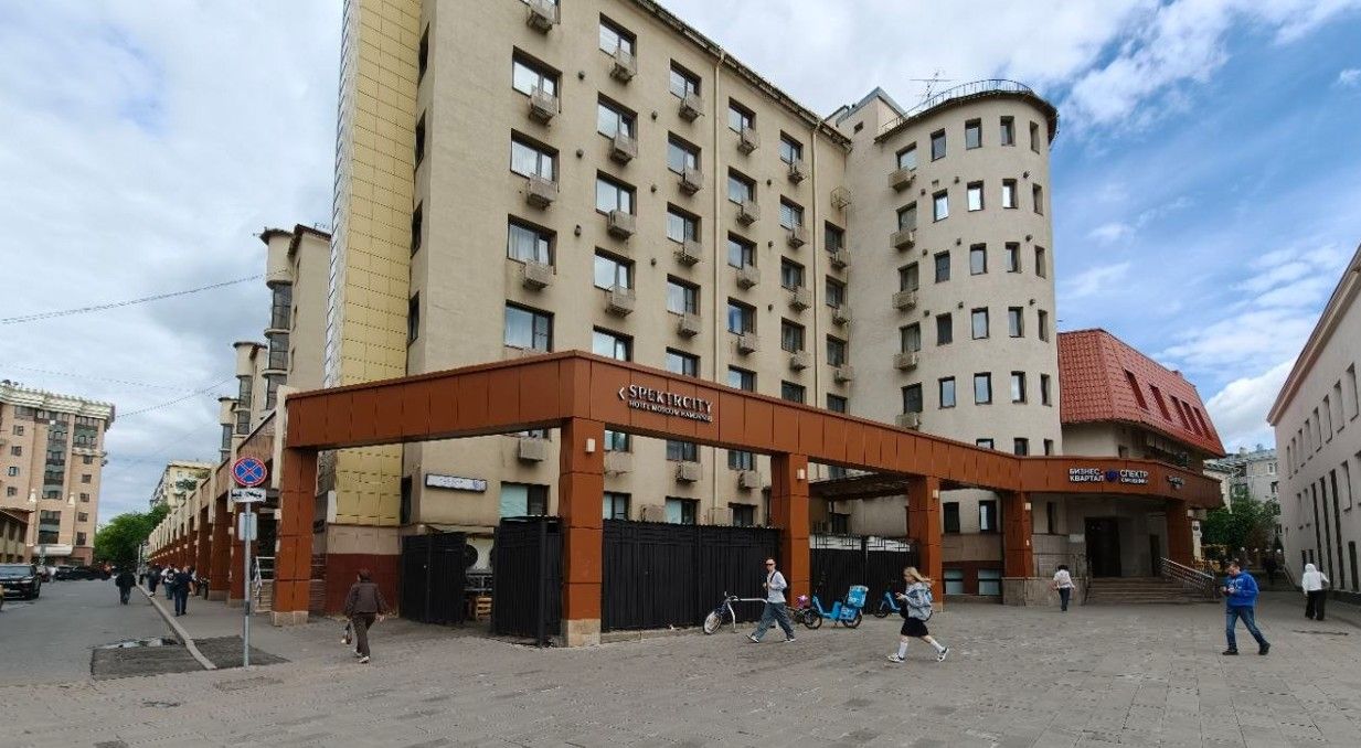 фасад дома, здание по адресу г Москва, ул Усачёва, д 35 стр 1 